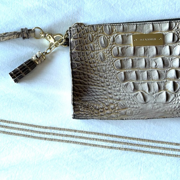 Rarely used embossed leather Brahmin clutch - Picture 5 of 5